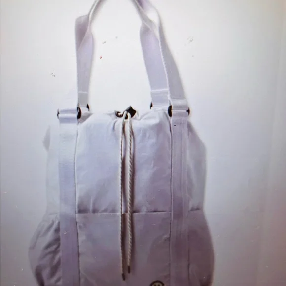 NWT Vuori V1 convertible, White Tote Bag - Picture 5 of 7